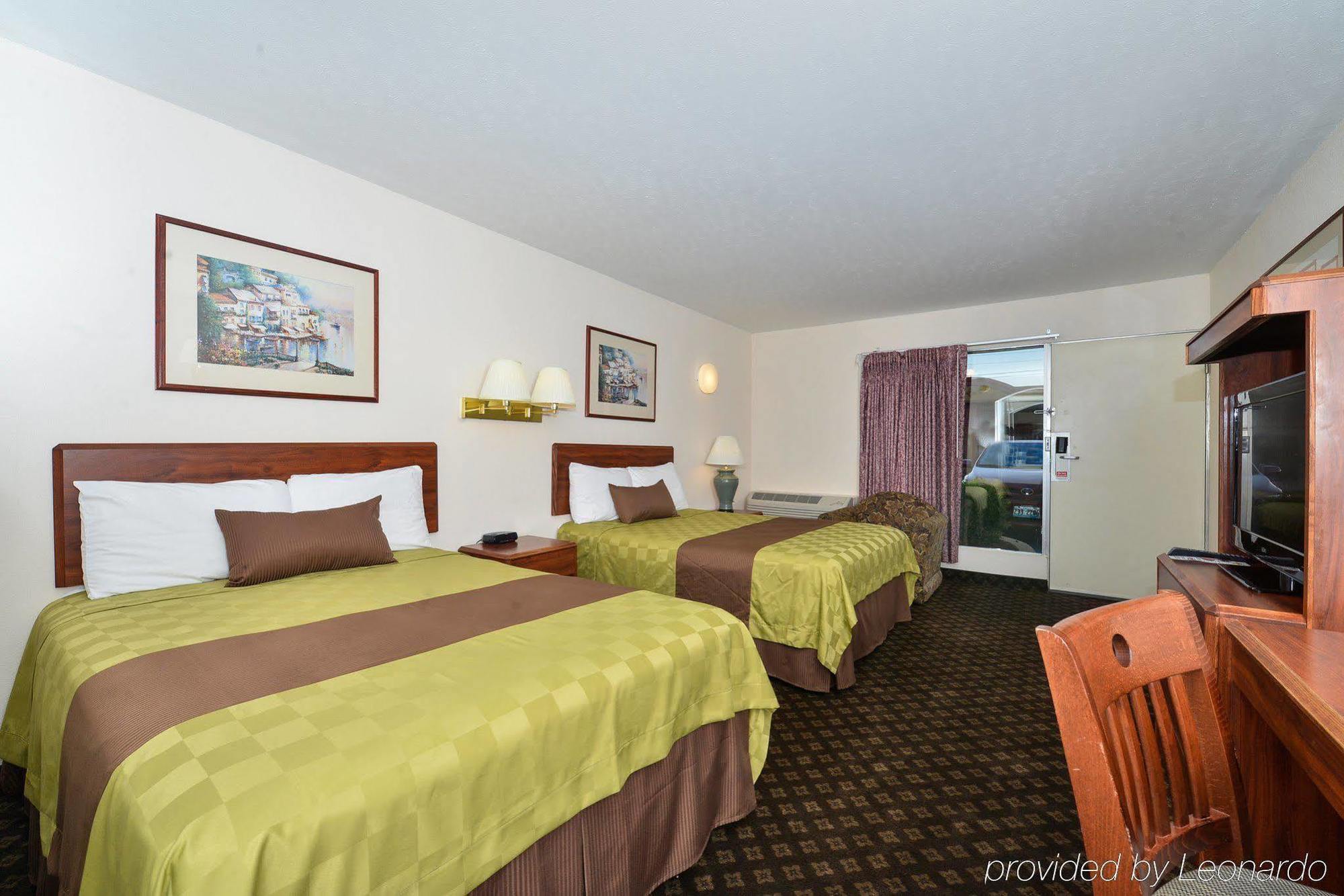 Americas Best Value Inn & Suites Williamstown Buitenkant foto